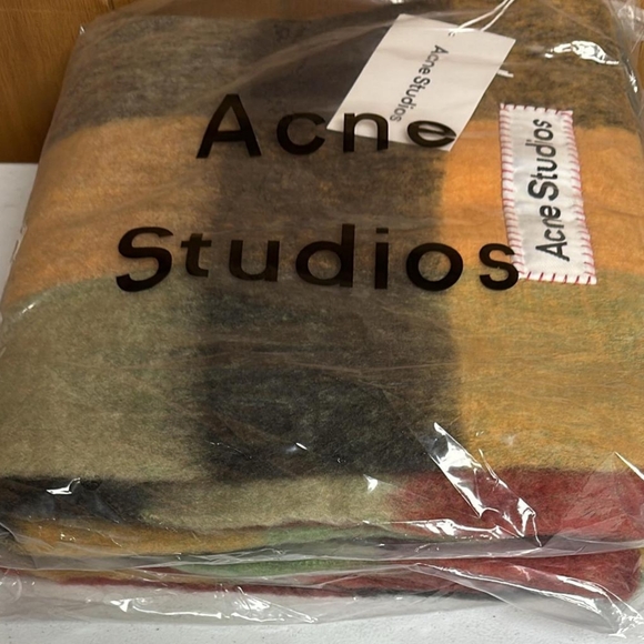 Acne Studios scarf - Picture 3 of 7